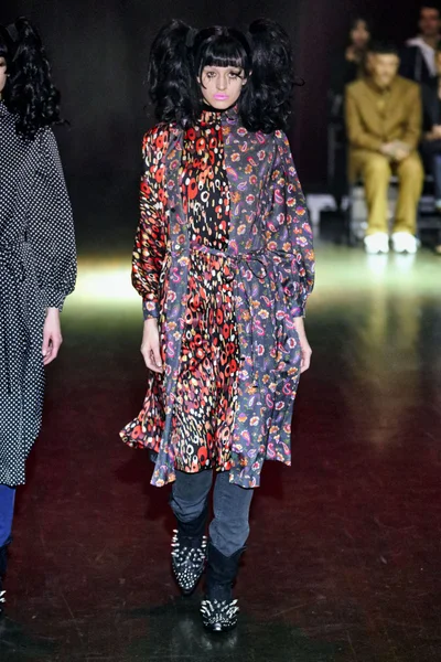 Look 2